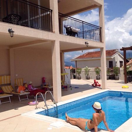 Apartments Villa Viktoria ติวัต ภายนอก รูปภาพ