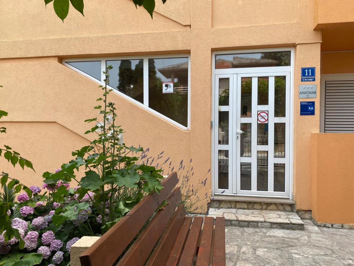 Apartments Villa Viktoria ติวัต ภายนอก รูปภาพ