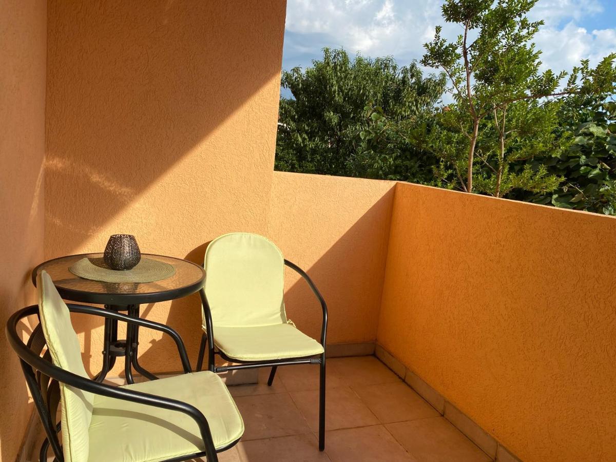Apartments Villa Viktoria ติวัต ภายนอก รูปภาพ