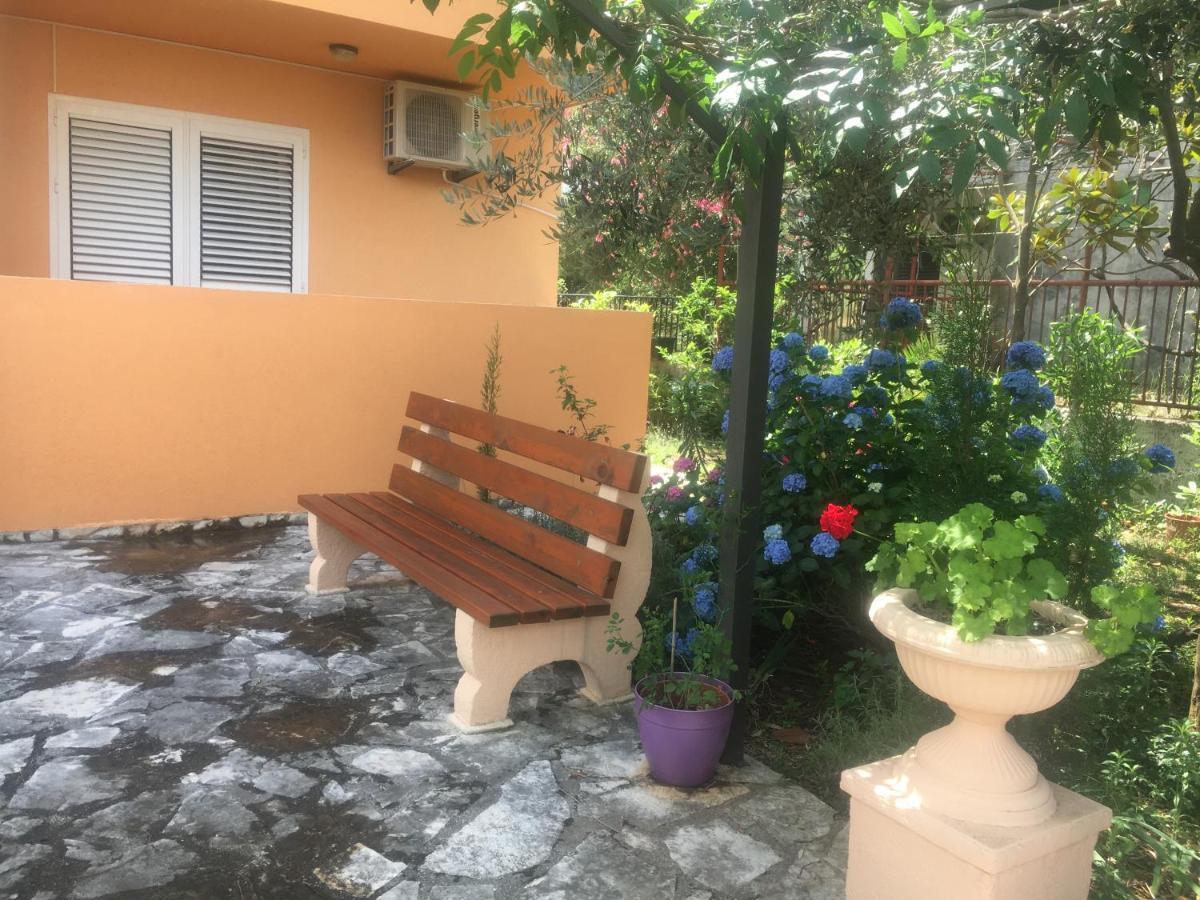 Apartments Villa Viktoria ติวัต ภายนอก รูปภาพ