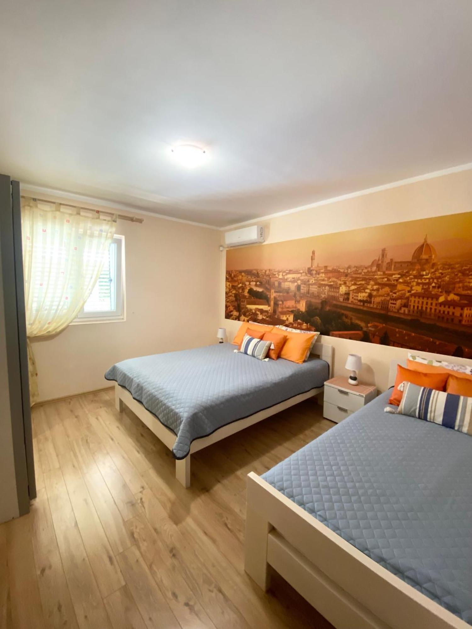 Apartments Villa Viktoria ติวัต ภายนอก รูปภาพ