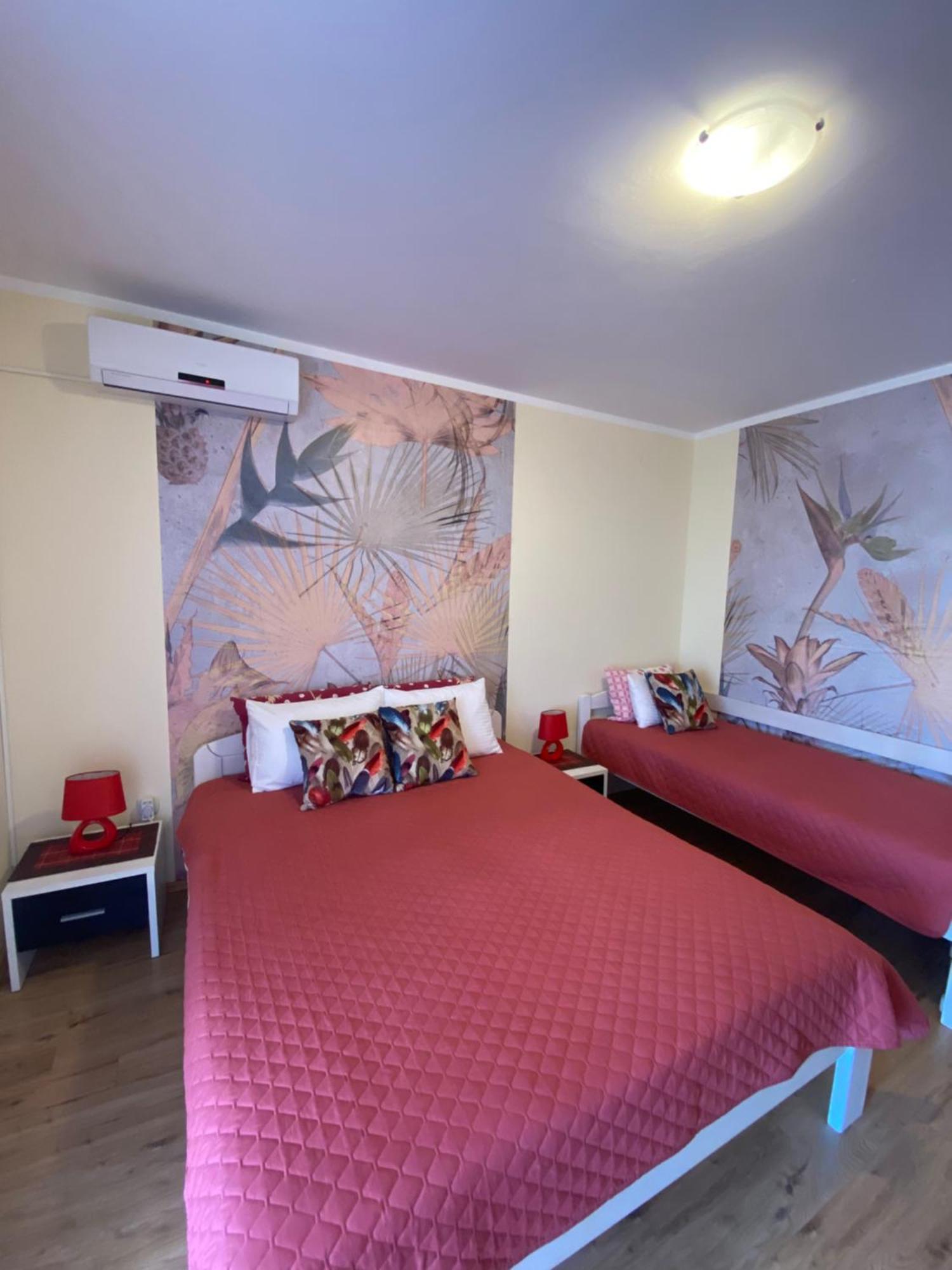 Apartments Villa Viktoria ติวัต ภายนอก รูปภาพ