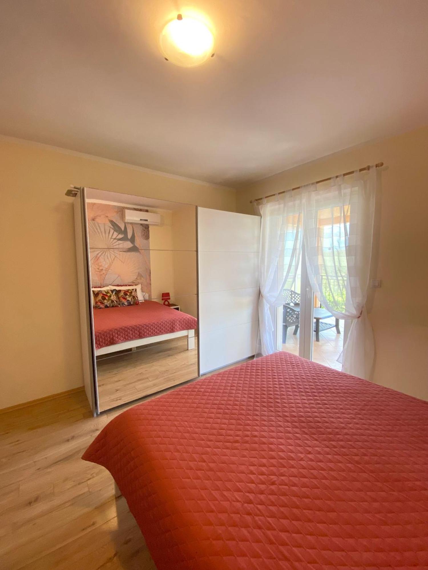 Apartments Villa Viktoria ติวัต ภายนอก รูปภาพ