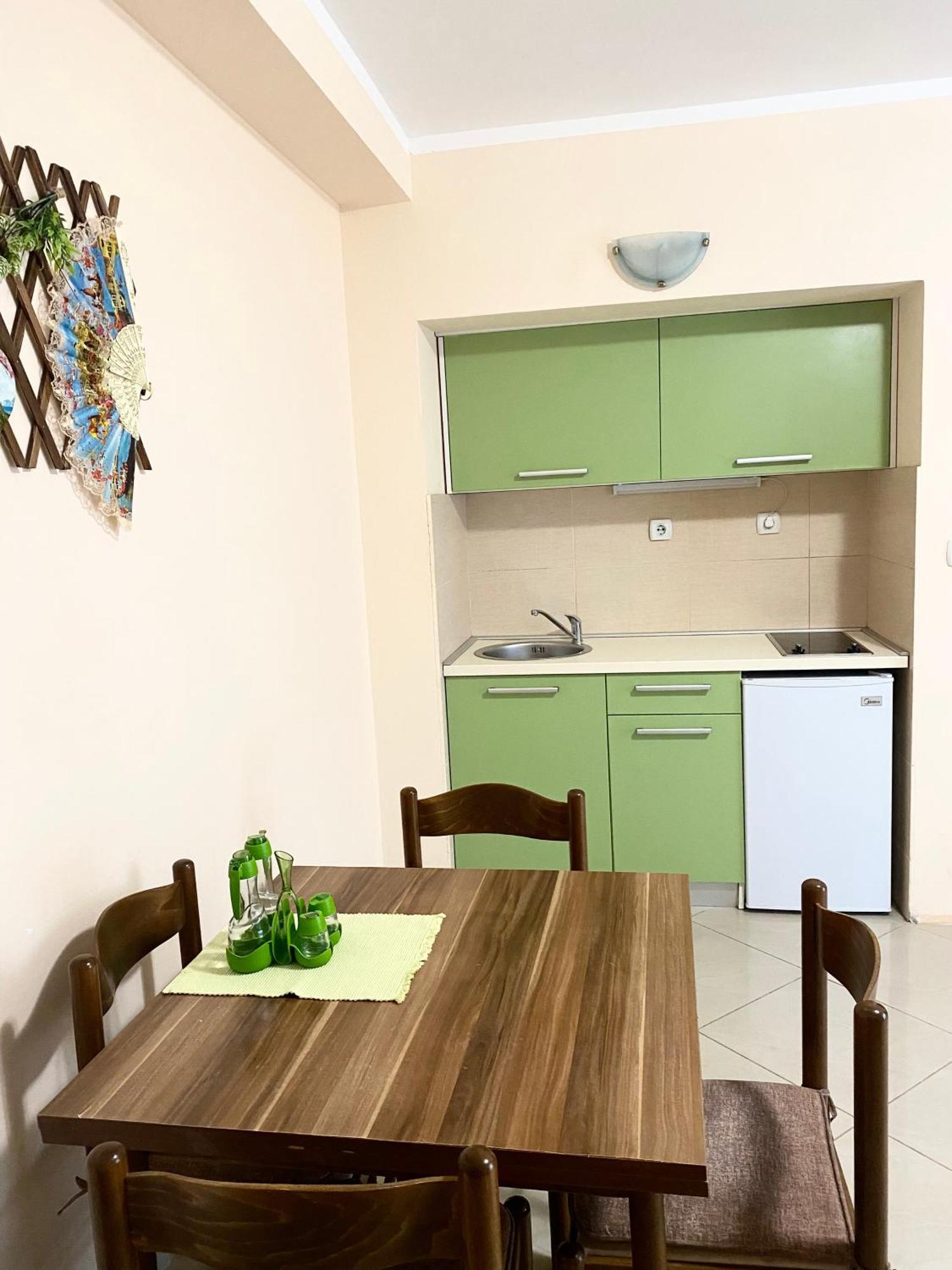 Apartments Villa Viktoria ติวัต ภายนอก รูปภาพ