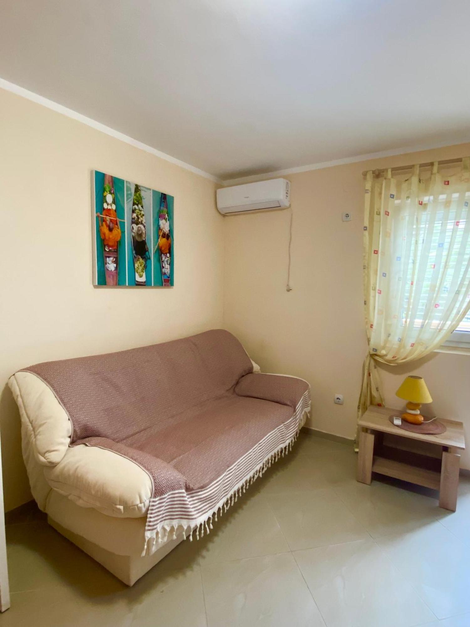 Apartments Villa Viktoria ติวัต ภายนอก รูปภาพ