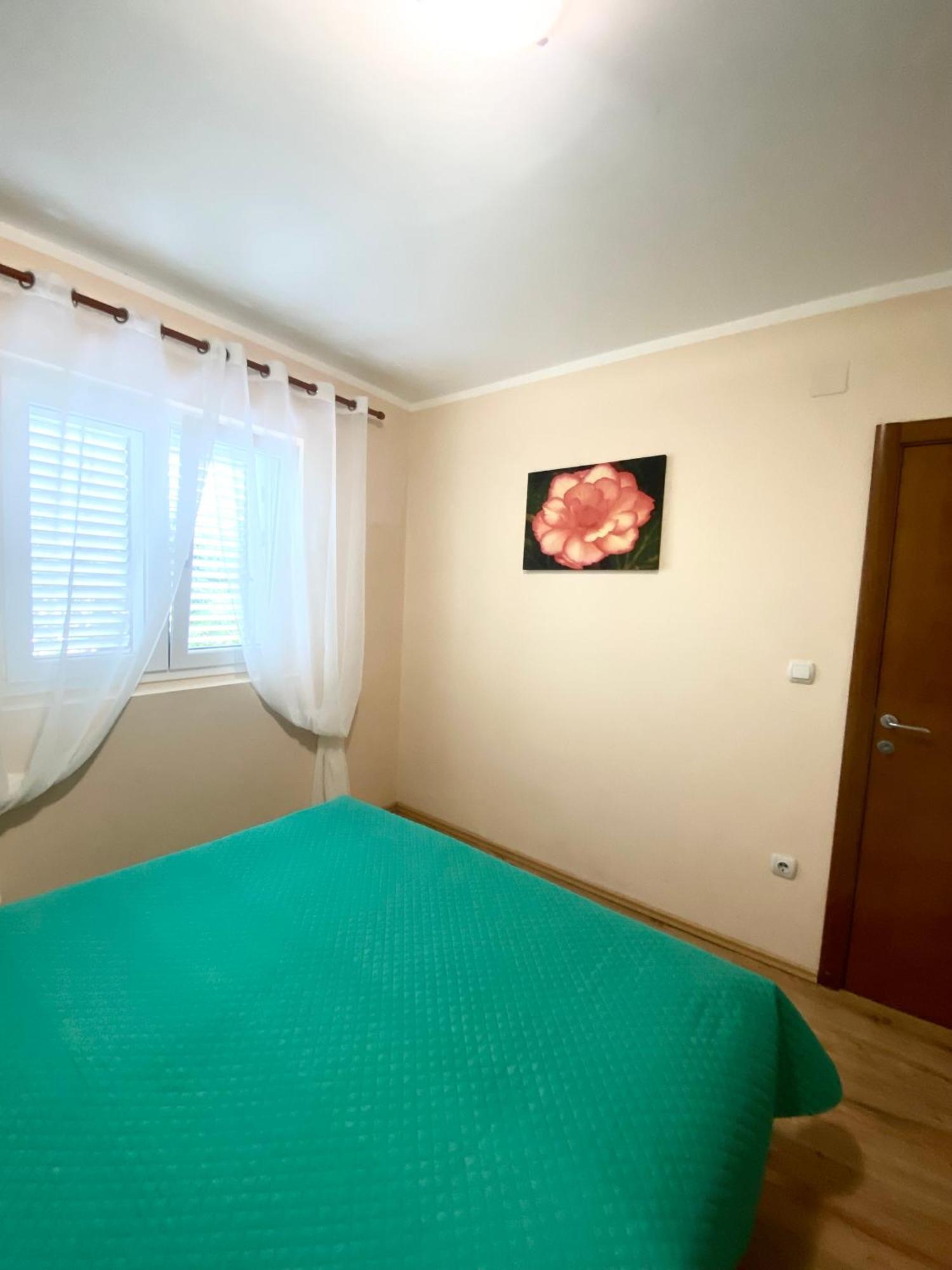 Apartments Villa Viktoria ติวัต ภายนอก รูปภาพ