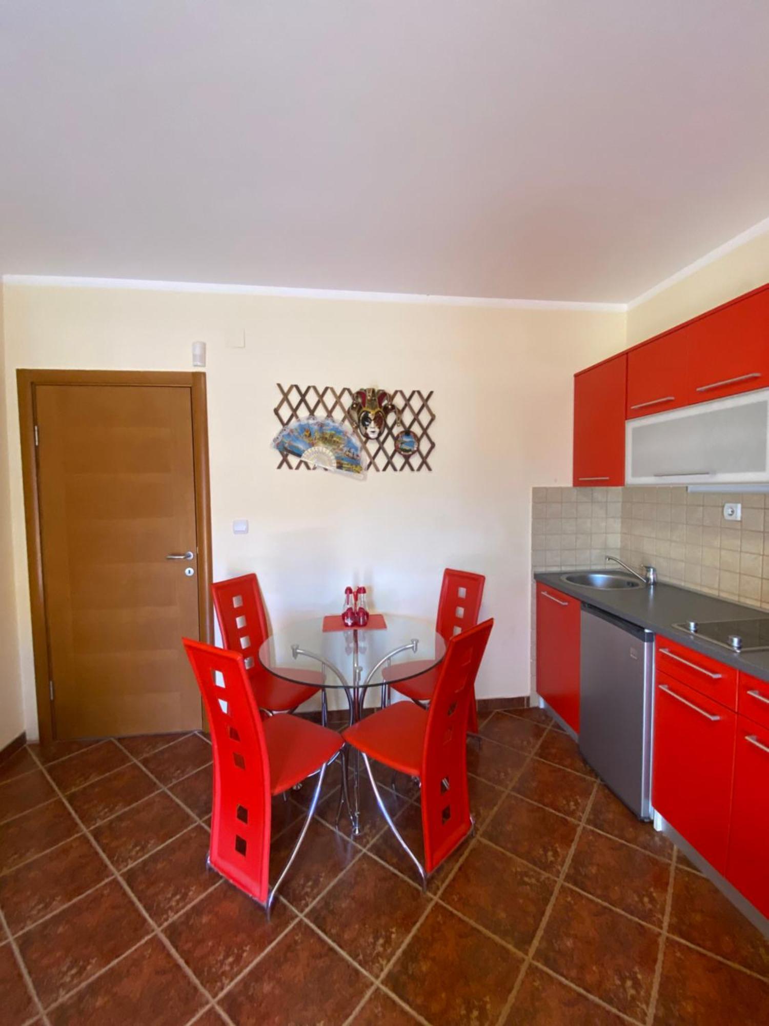 Apartments Villa Viktoria ติวัต ภายนอก รูปภาพ