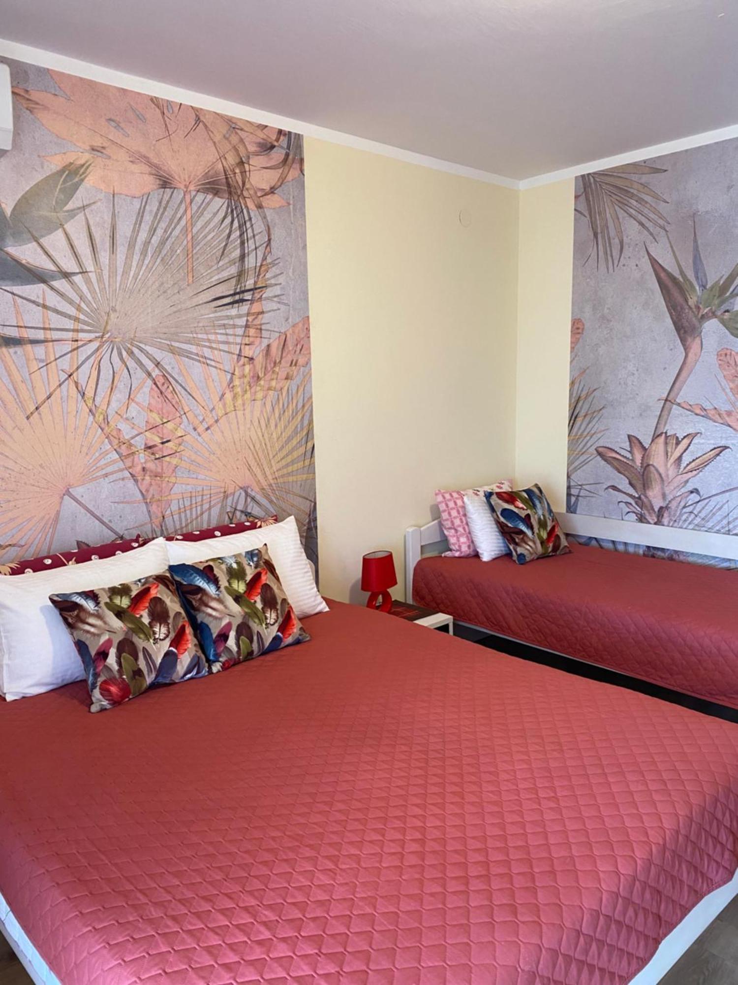 Apartments Villa Viktoria ติวัต ภายนอก รูปภาพ