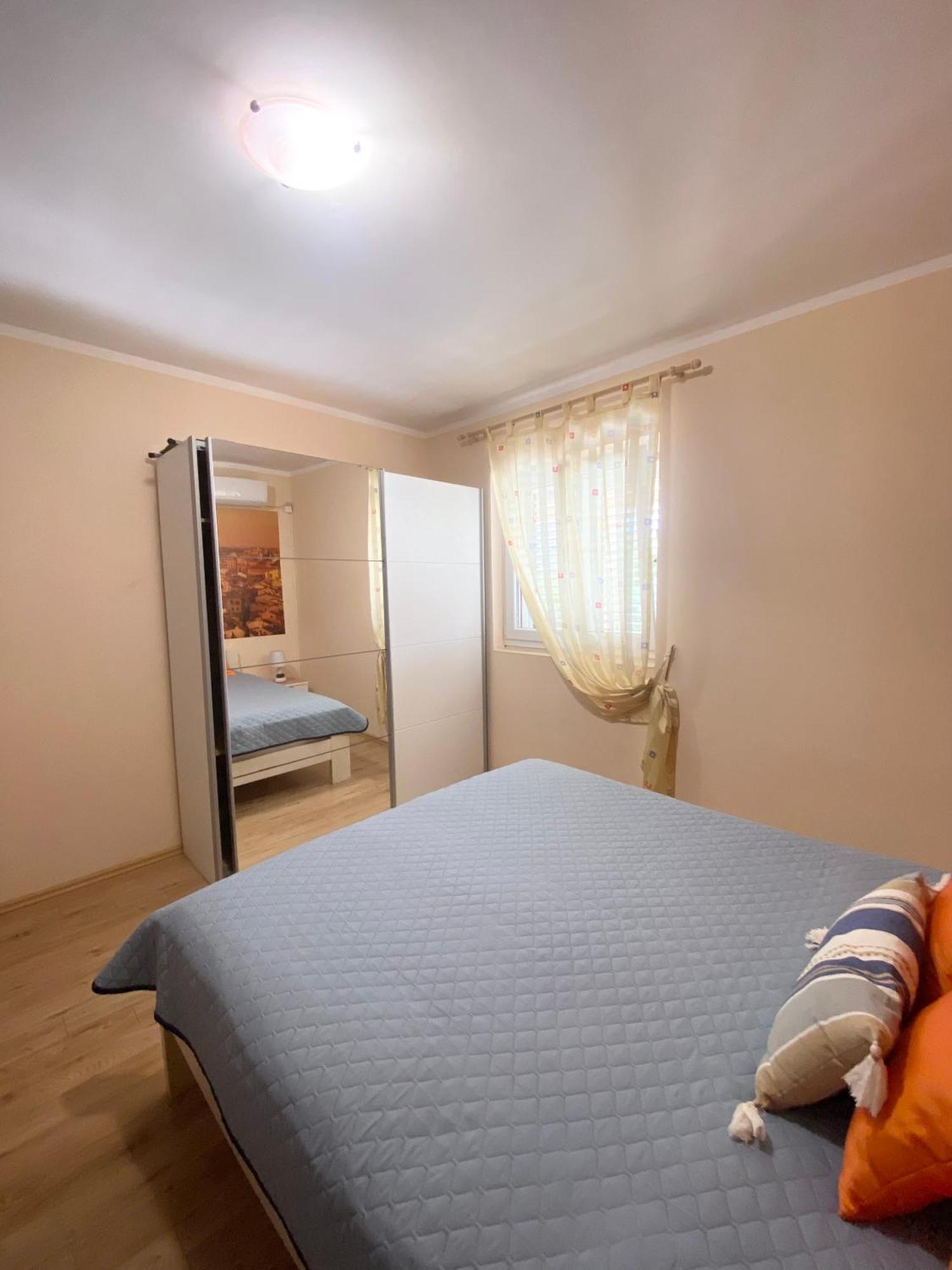 Apartments Villa Viktoria ติวัต ภายนอก รูปภาพ