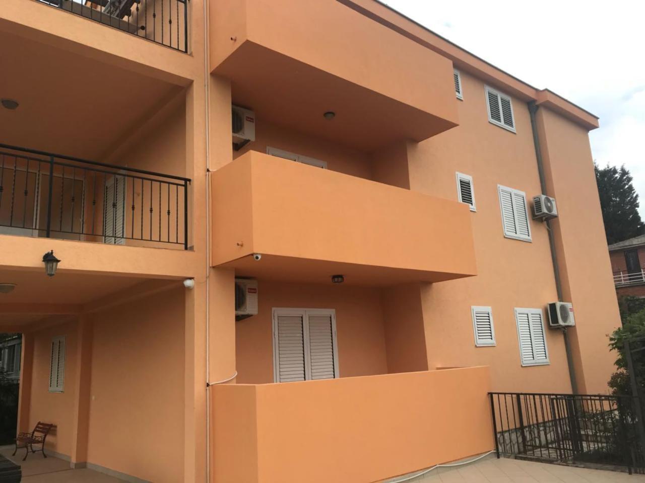 Apartments Villa Viktoria ติวัต ภายนอก รูปภาพ