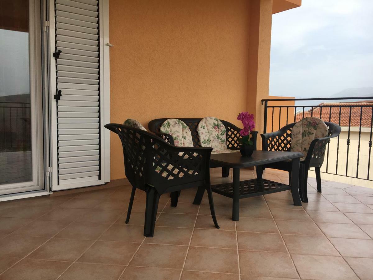 Apartments Villa Viktoria ติวัต ภายนอก รูปภาพ
